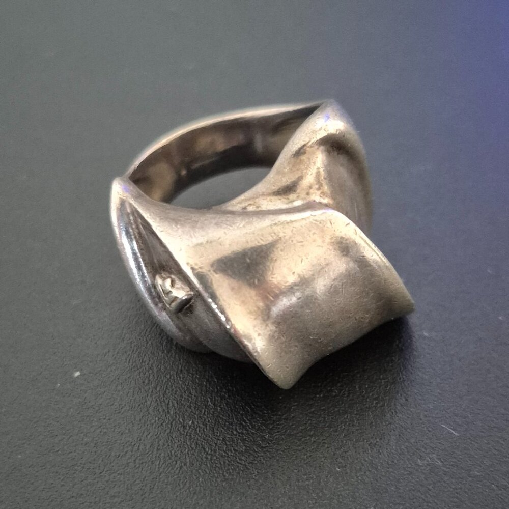 Retired Silpada Sterling Silver Swirl Ring Size 7